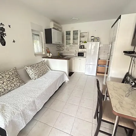 Sanda Apartmán *